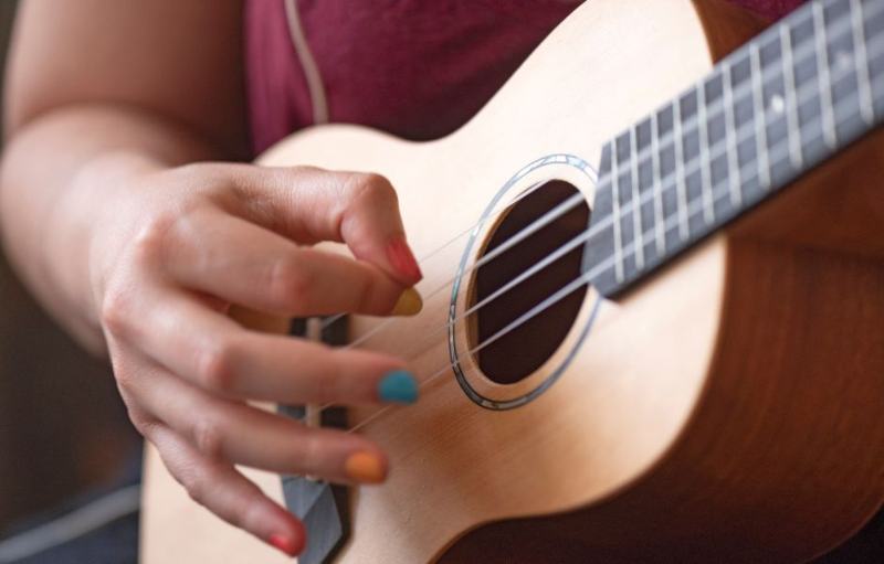 Aula de ukulele no Conservatório Schubert